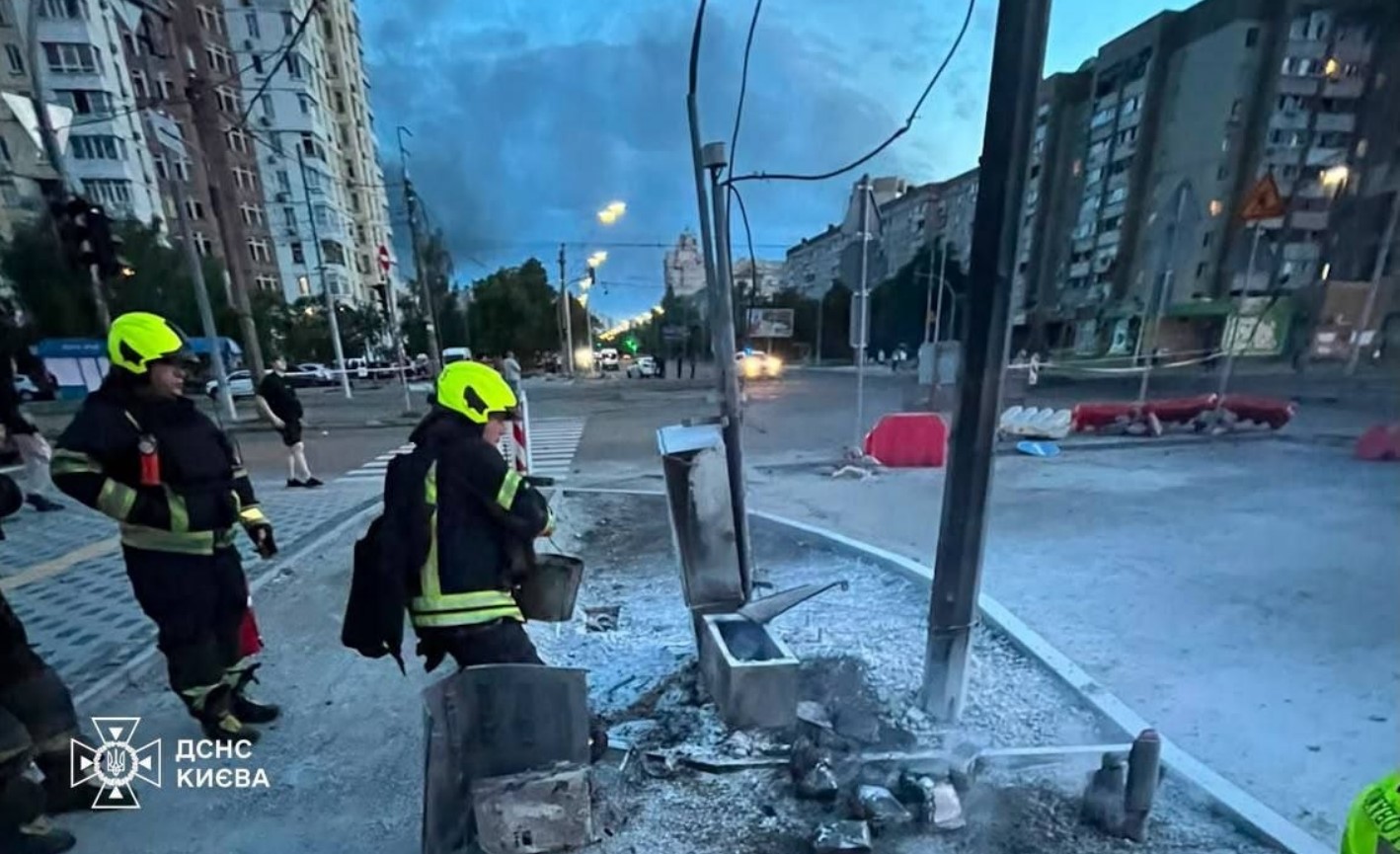 Чому вибухи у Києві знову пролунали до тривоги? Пояснення військового експерта